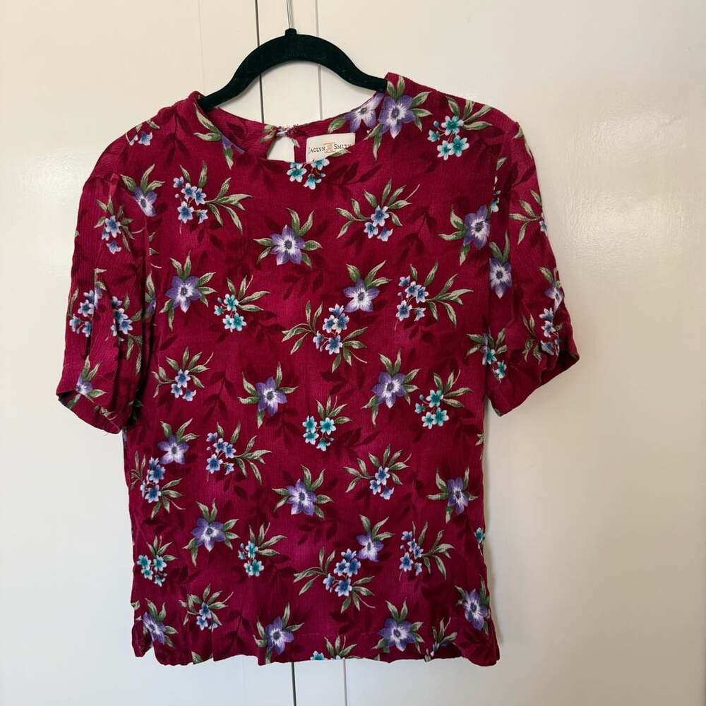 Jaclyn Smith Vintage Burgundy Floral Short Sleeve Keyhole Back Blouse